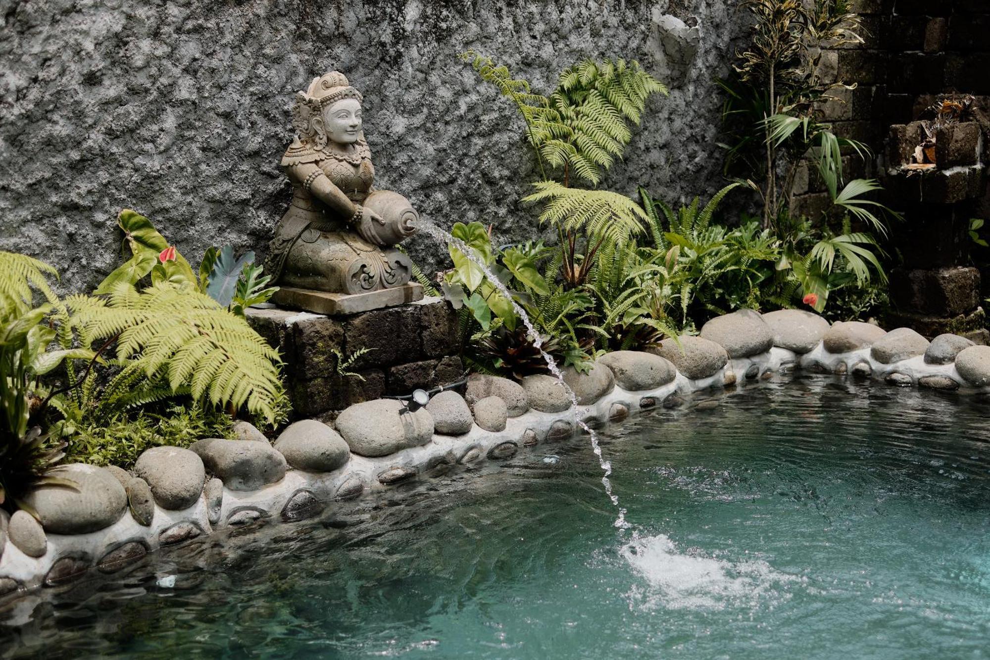 Pratiwi Ubud Villa Exterior photo