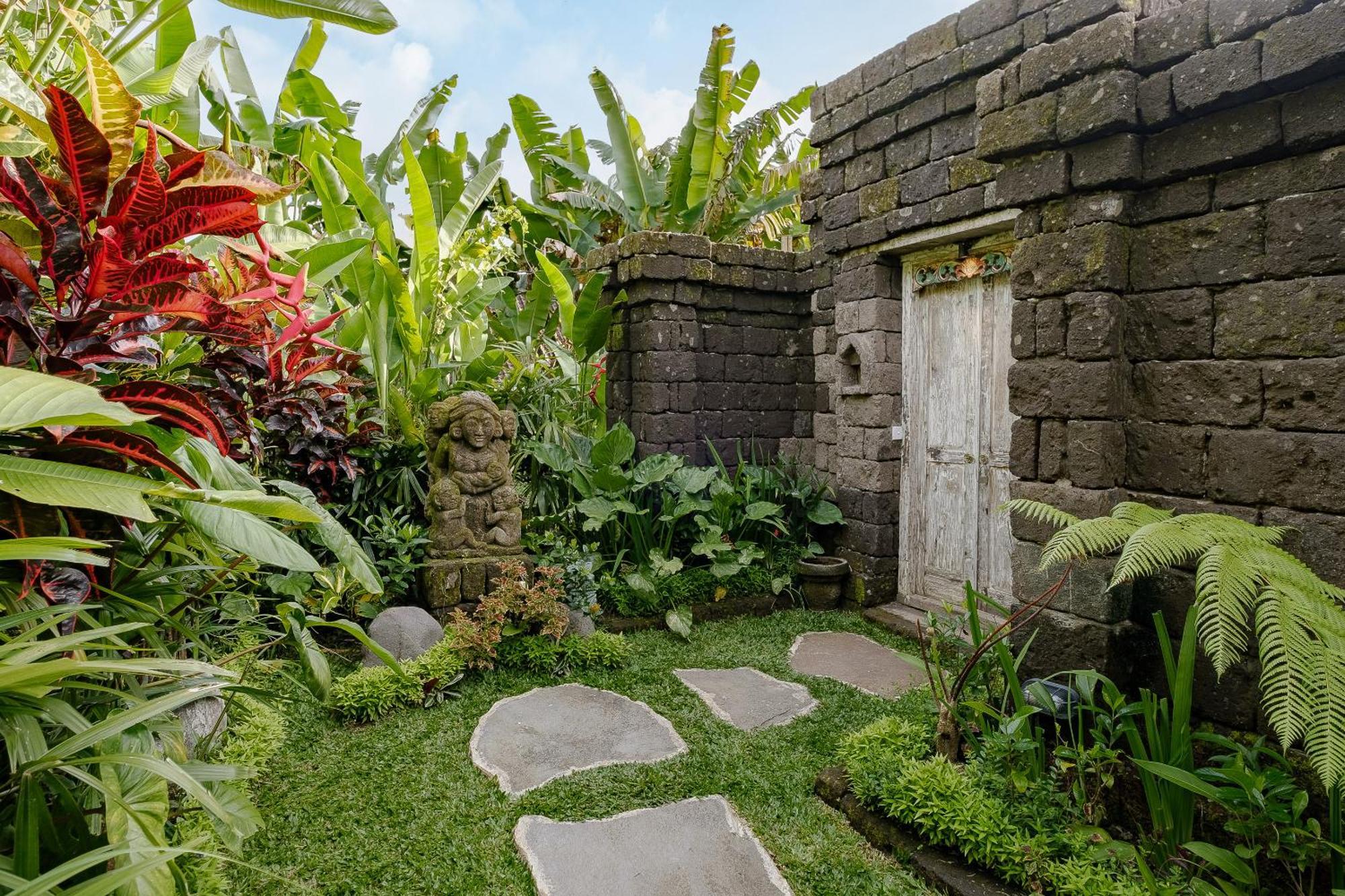 Pratiwi Ubud Villa Exterior photo